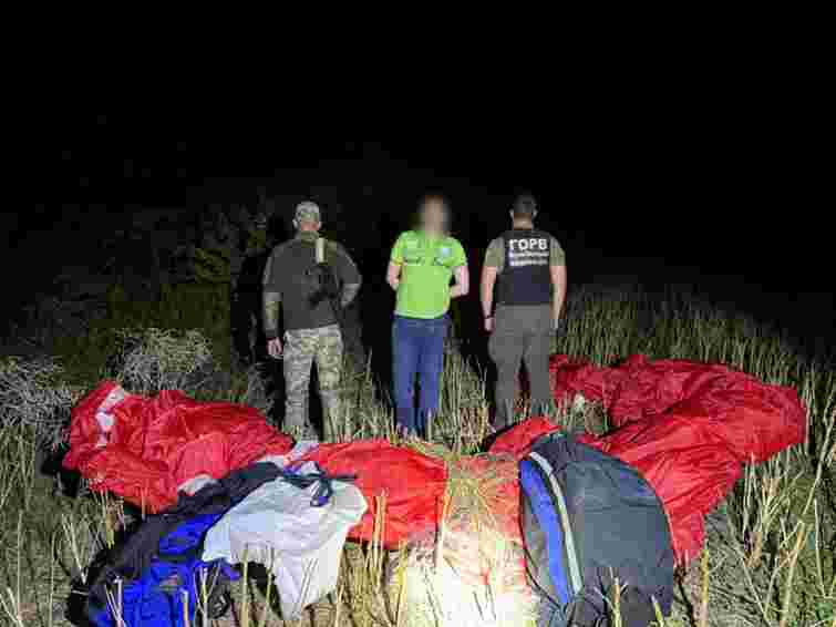 На Вінниччині затримали чоловіка під час спроби потрапити до Молдови на параплані