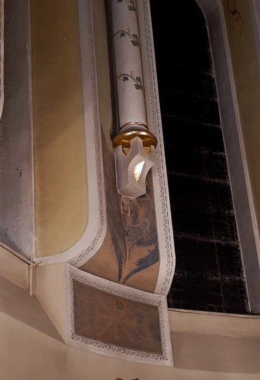 Зображення ангелів збереглися і у вівтарній частині (фото ZAXID.NET)