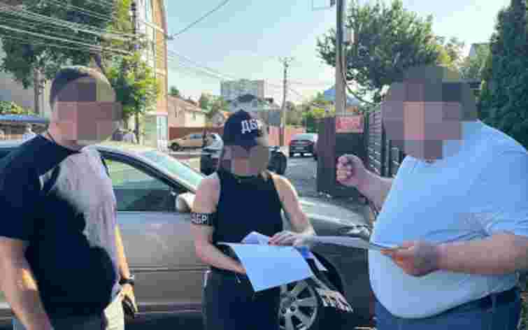 Керівництво Держпродспоживслужби на Вінниччині вимагало з підлеглого хабар за службове житло