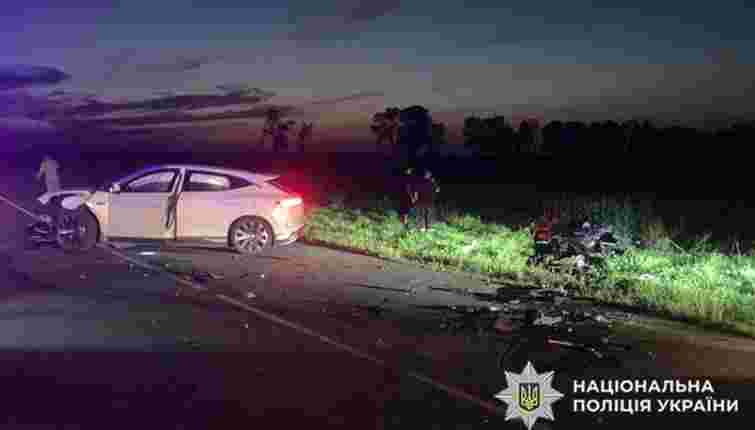 На Хмельниччині у ДТП з кросовером загинули п’ятеро людей