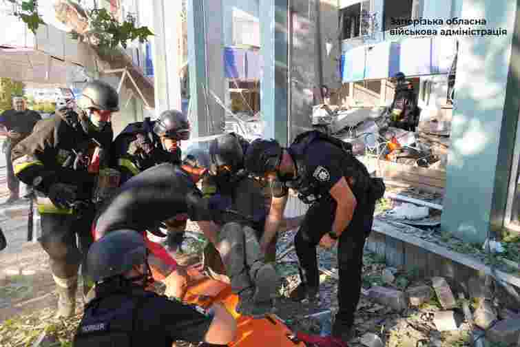 Росіяни вдарили авіабомбою по автовокзалу у Запоріжжі