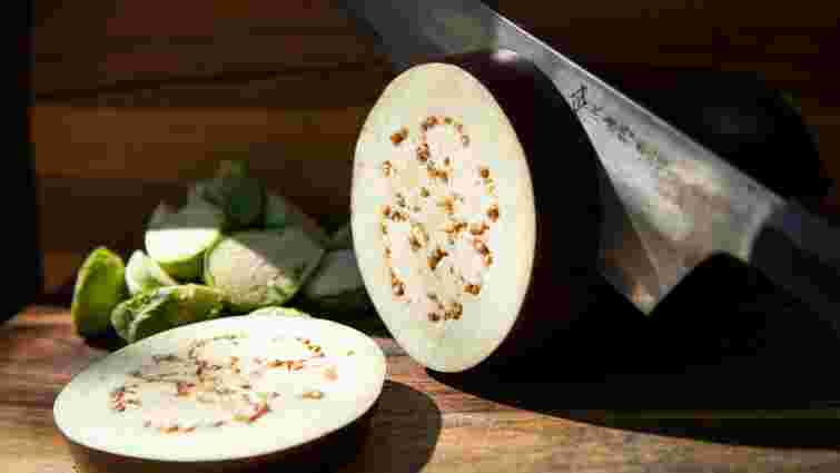 Залишаться такими ж смачними: як потрібно заморожувати баклажани 
