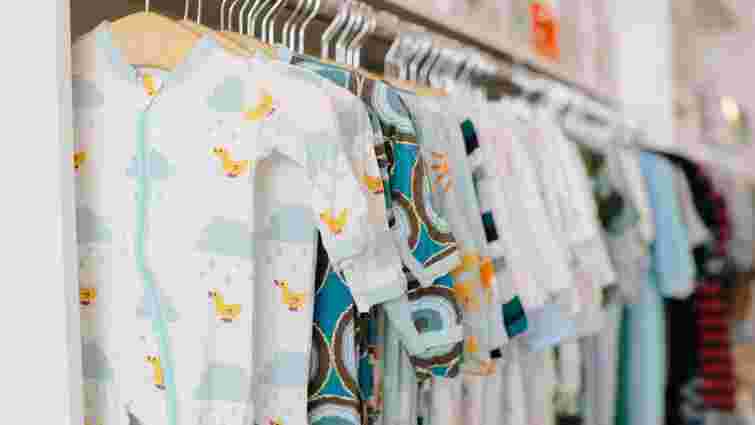 Вручну чи в пральній машині: як варто прати дитячі речі 