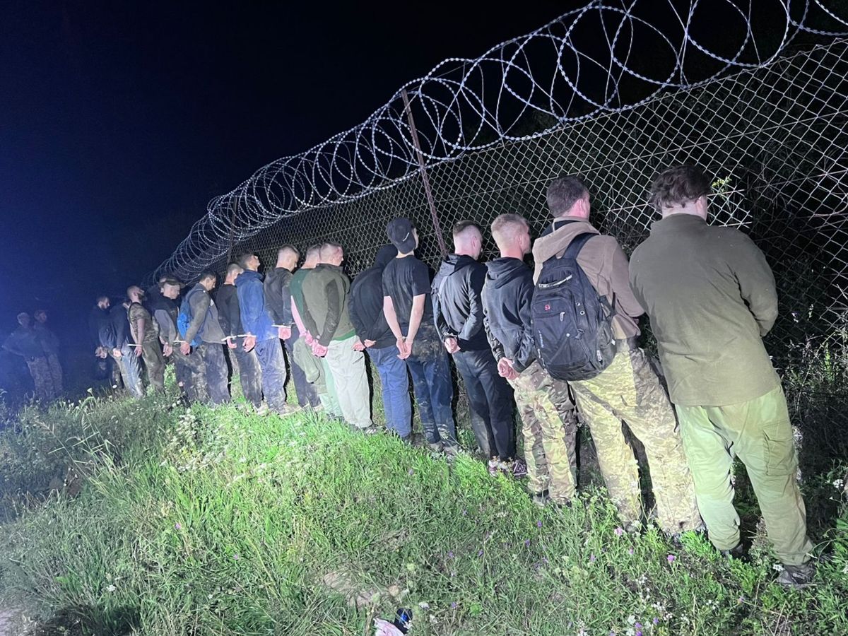 На Закарпатті затримали 19 чоловіків, які намагалися потрапити до Словаччини