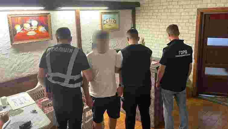 У Львові затримали переправника після одержання майже $11 тис. від ухилянта