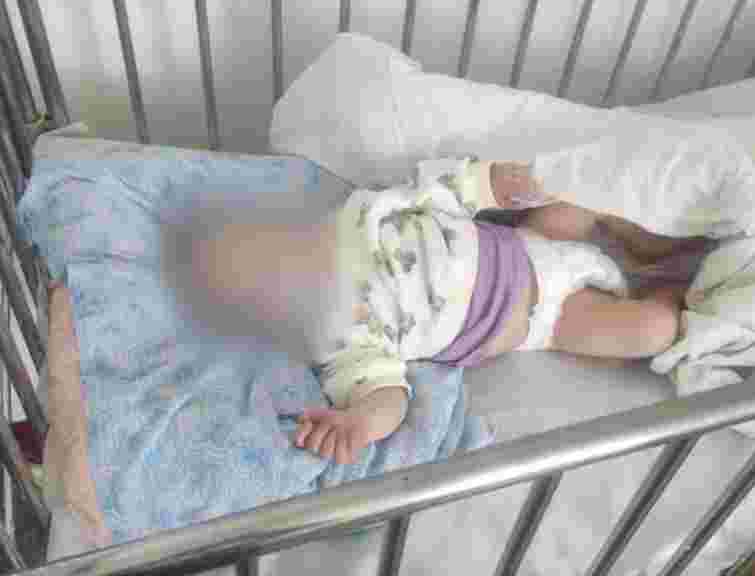 У Камʼянці-Подільському троє малолітніх дітей тиждень жили без батьків