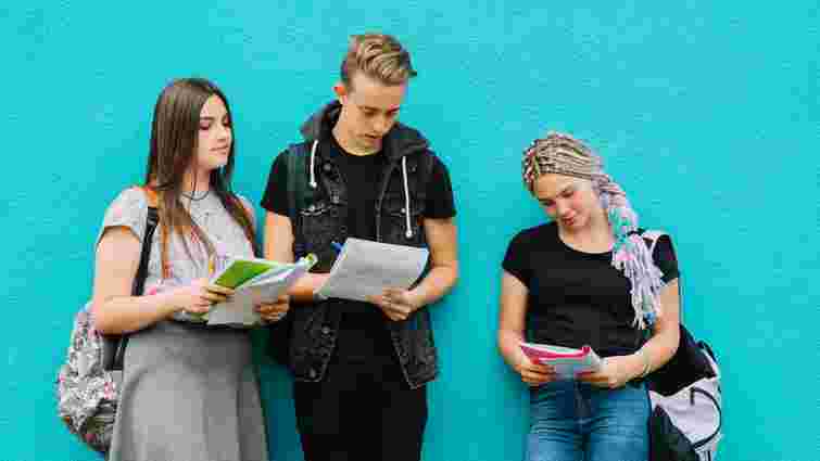 Поспішіть до 18 серпня: хто зі вступників має право на переведення з контракту на бюджет