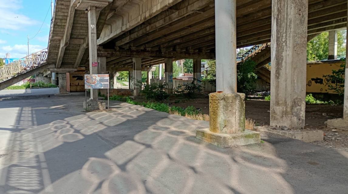 У Рівному біля ринку «Дикий» облаштують нову парковку на 57 місць (фото міськради)