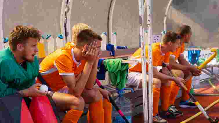 Брати участь чи приймати участь: як правильно говорити українською