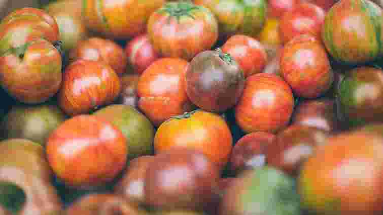 Ніякого бланшування і чищення: як можна заморозити помідори
