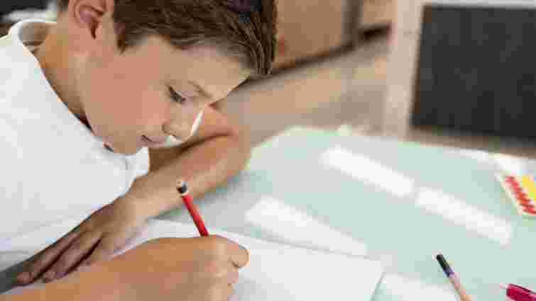 В наслідок чи внаслідок: як правильно писати за новим правописом