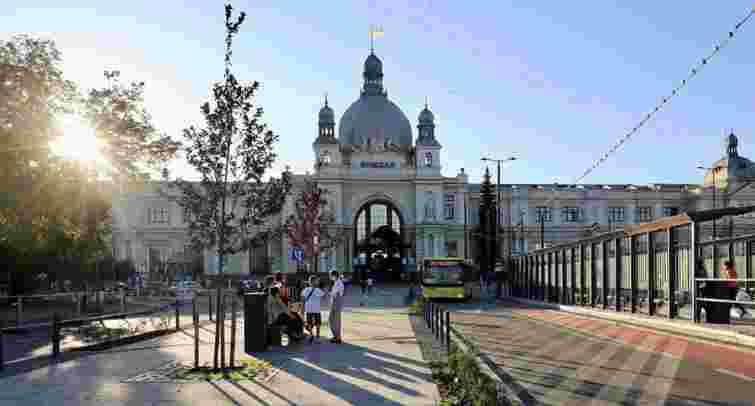 Поліцейського засудили за вимагання грошей на залізничному вокзалі Львова