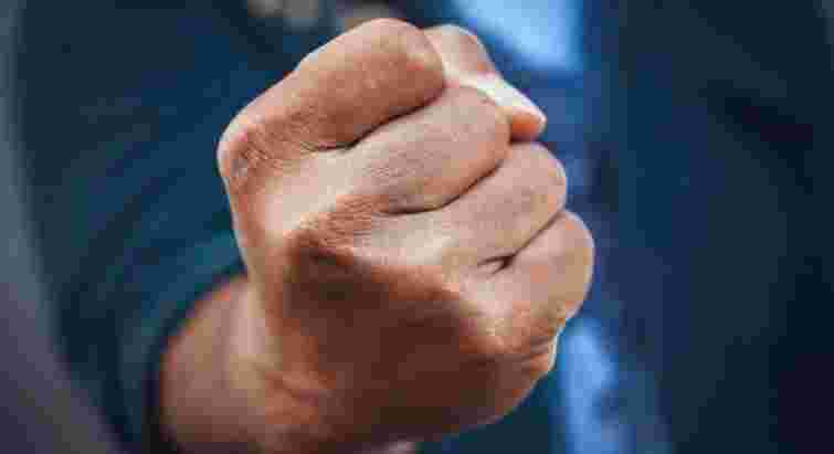 Пенсіонерку з Львівщини покарали за побиття сина безвісти зниклого воїна