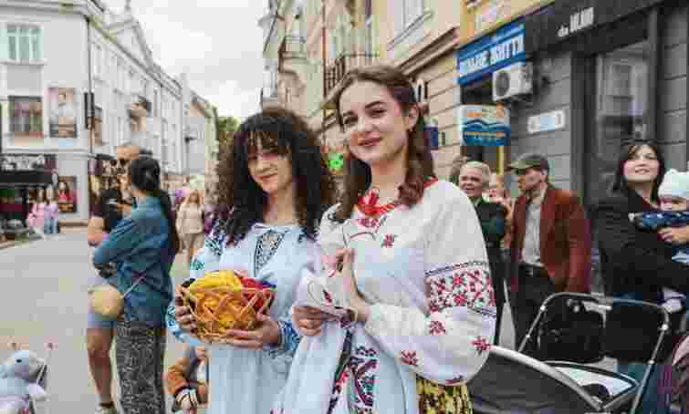 15 серпня тернополяни у вишиванках їздитимуть у громадському транспорті безкоштовно