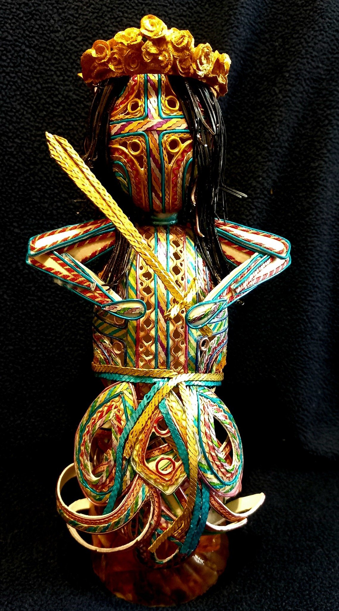 Анатолій Бойко використовував алмазне свердло для створення орнаментів (фото з фейсбук-сторінки)