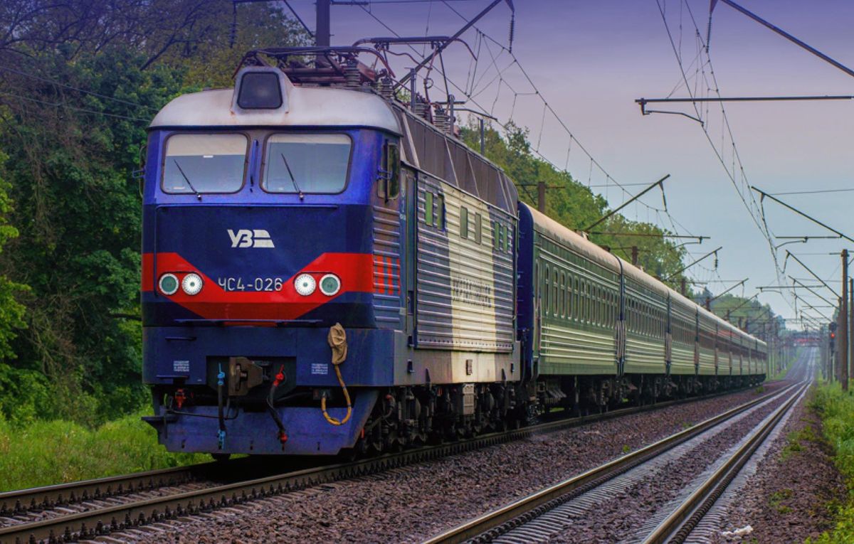 «Укрзалізниця» призначила додатковий поїзд зі Львова в Карпати