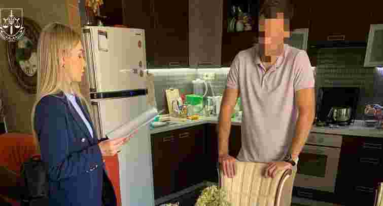 Екскерівник підприємства Міноборони отримав підозру за купівлю Ferrari для росіян