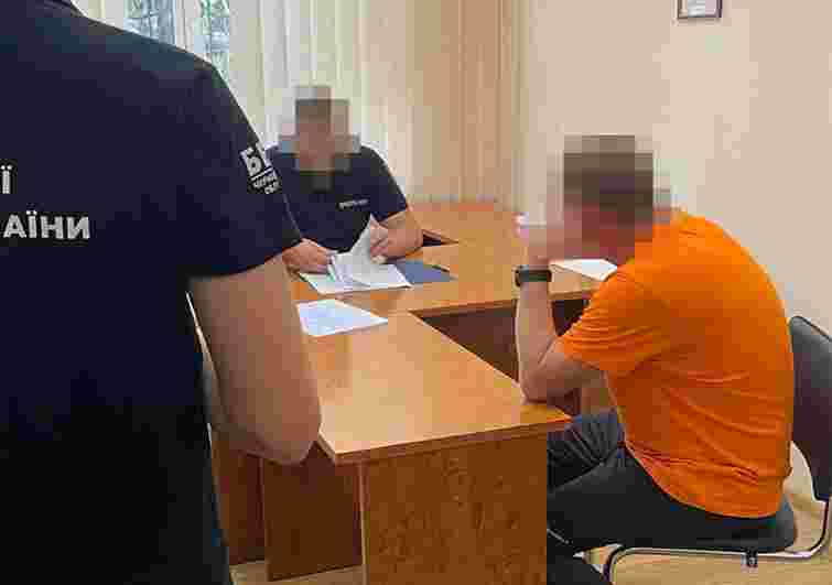 Керівник «Міськсвітла» в Чернівцях розтратив понад 2 млн грн на світильники