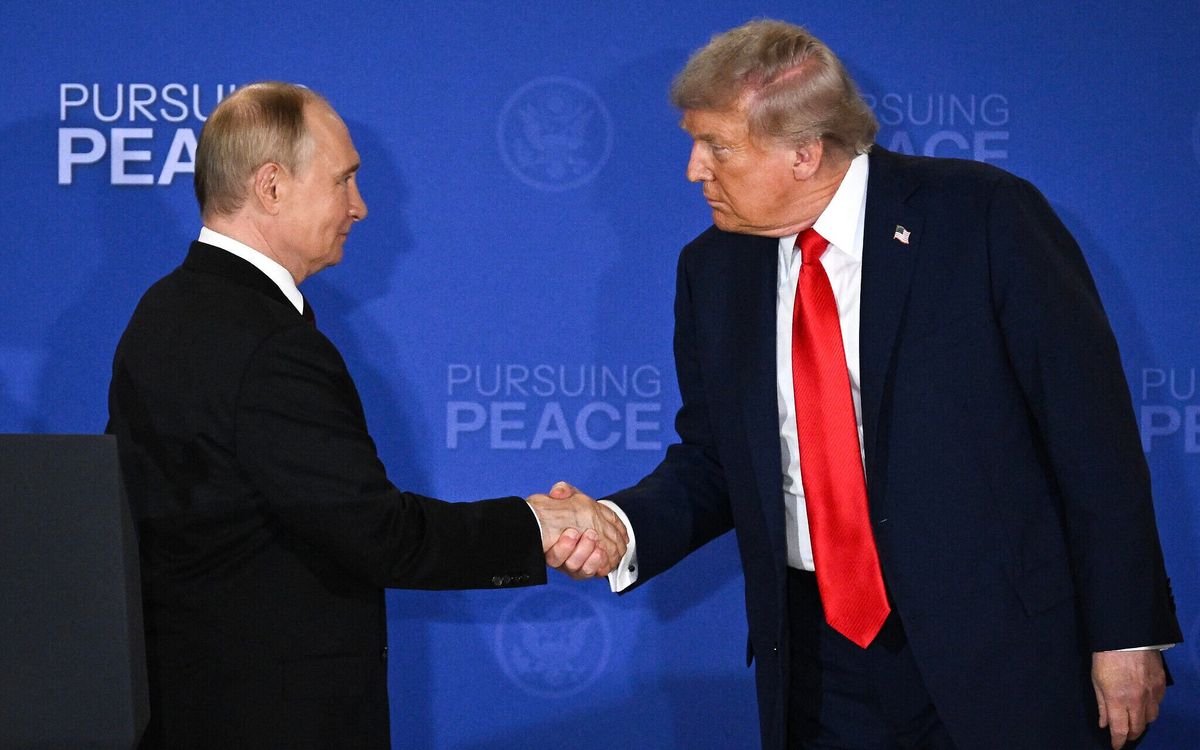 Після зустрічі з Путіним Трамп вирішив не запроваджувати додаткові санкції проти Росії 