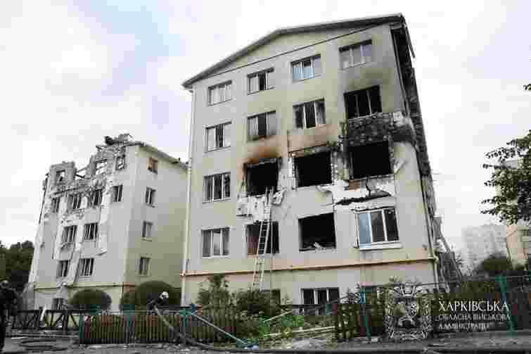 Російські дрони влучили у багатоповерхівку в Харкові, є загиблі та багато поранених