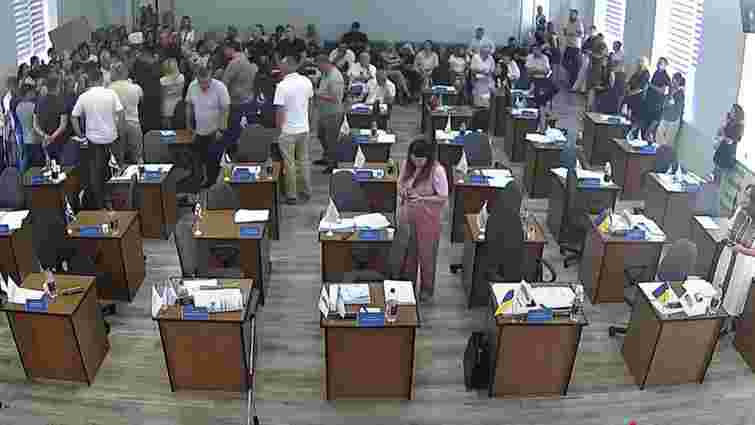 У Рівному депутати міськради побилися з торговцями місцевого ринку