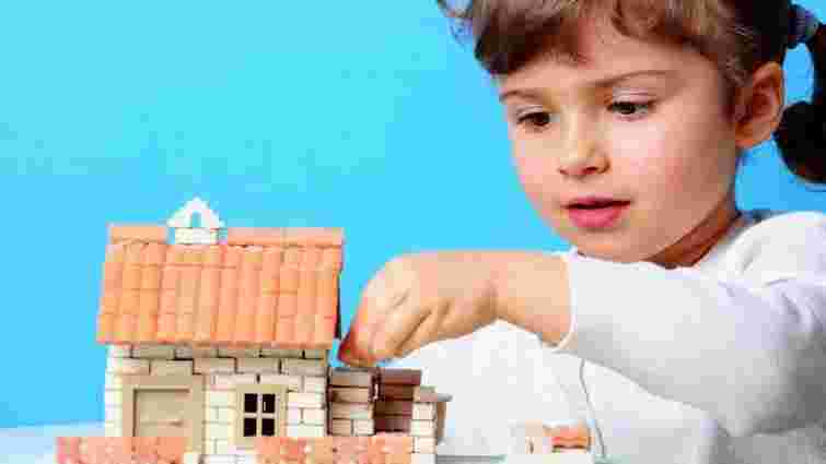 Не лише дарування: як передати житло дитині та захистити нерухомість від ризиків