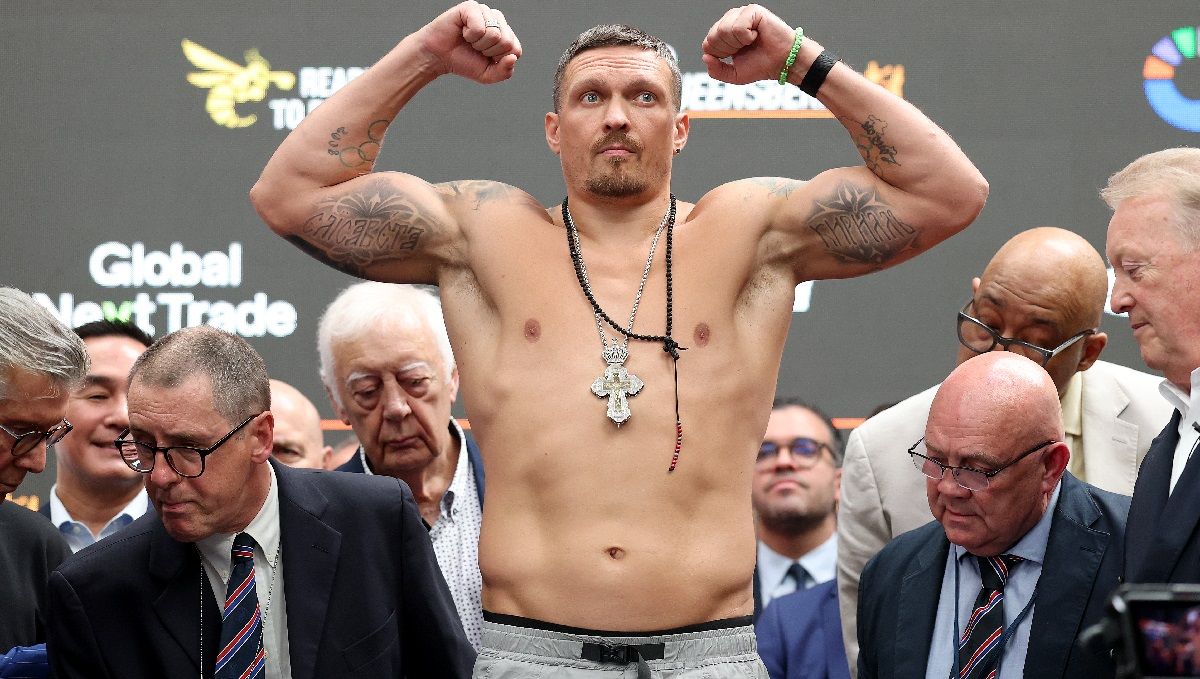 Усик дізнався вердикт від WBO щодо відтермінування бою з Паркером