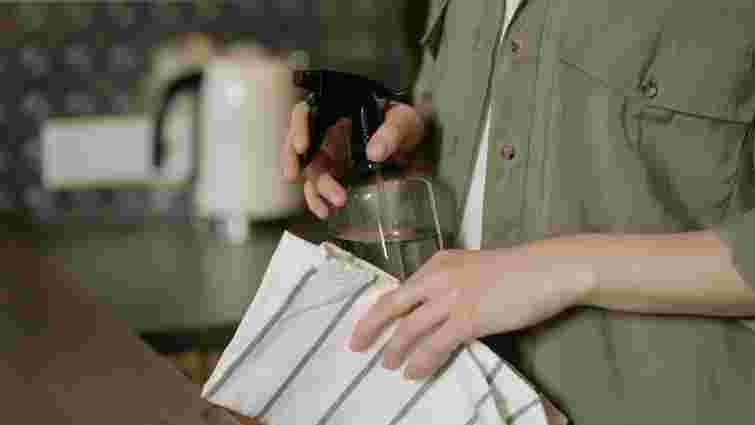 Поверніть білизну пожовтілому пластику на кухні простим розчином: як приготувати