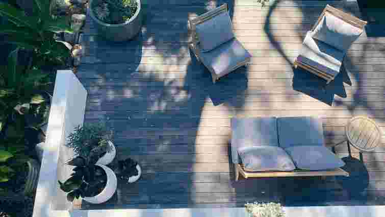 Треба продумати все: як облаштувати стильну і функціональну терасу влітку