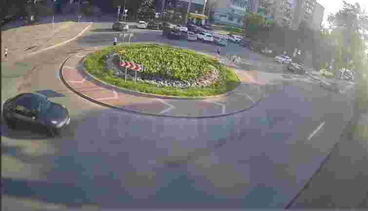 Водія Tesla оштрафували за дрифт в центрі Тернополя