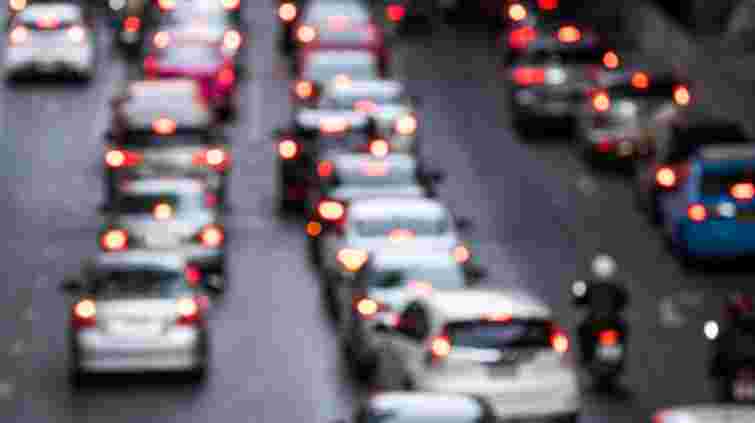 Тільки не пробка: як правильно говорити про скупчення автомобілів на дорозі