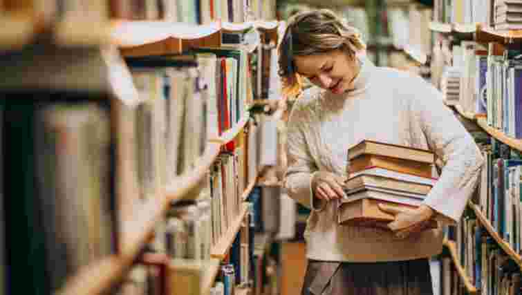 Школи отримали лише половину підручників: яка ситуація перед 1 вересня