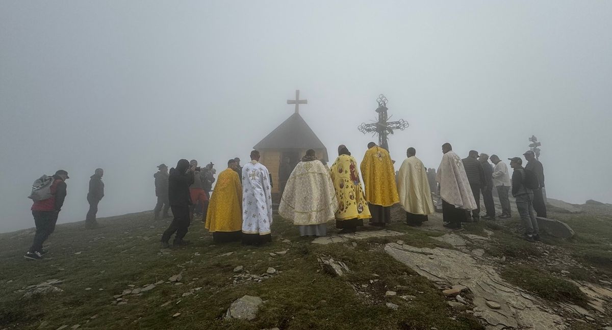 З ініціативи викладача приватного університету на горі Петрос встановили капличку