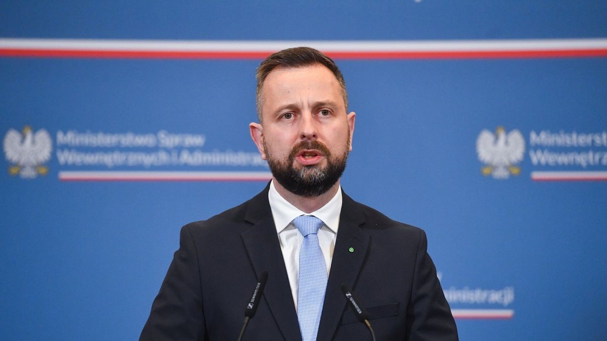 Міністр оборони Польщі звинуватив Росію у провокації з дроном