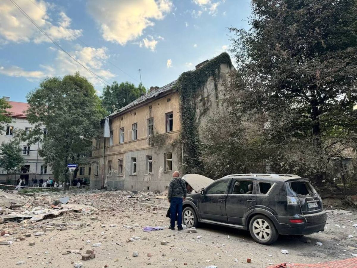 Росіяни завдали комбінованого удару по Львову, є загиблий