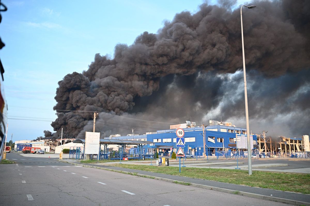 Росія вдарила по американському заводу електроніки на околиці Мукачева
