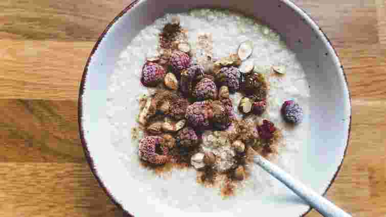 Зіпсуєте увесь смак: головні помилки у приготуванні вівсянки, які допускає кожен