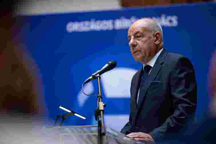 Президент Угорщини видалив згадку про Росію з допису про обстріл Мукачева