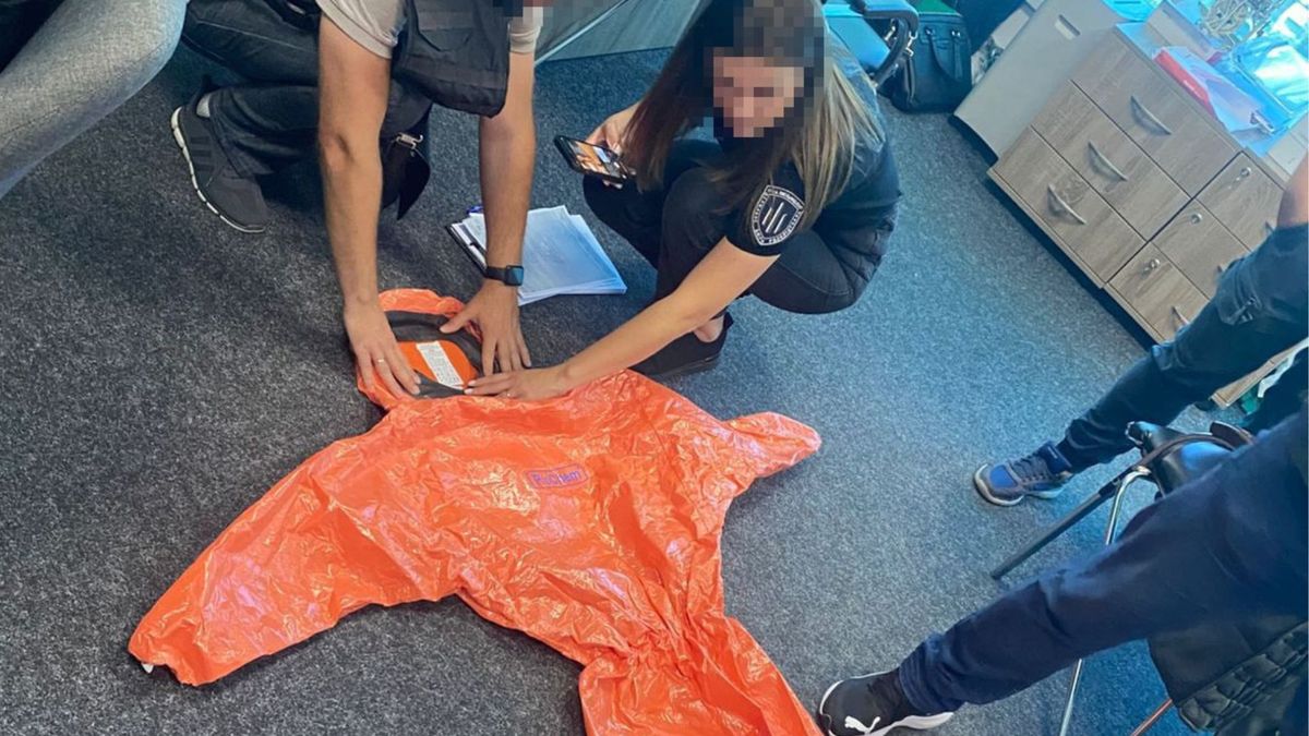 Ексголова ДСНС Вінниччини налагодив махінації із закупівлею неякісного протирадіаційного одягу
