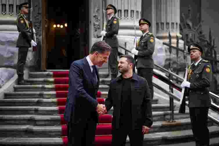 Європа виділила Україні 1,5 млрд доларів на купівлю американської зброї