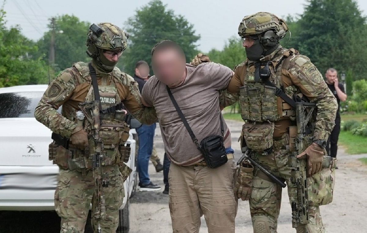 Поблизу Львова спецпризначенці затримали п'яного водія ВАЗ з гранатою
