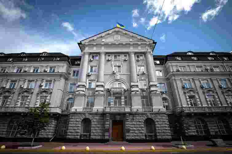 НАБУ провело обшуки в офіцерів СБУ, які могли отримати 4 млн грн за зливи інформації, – ZN.UA