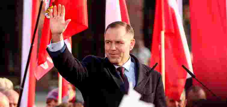 Безкоштовну медичну і фінансову допомогу у Польщі отримуватимуть лише працевлаштовані українці