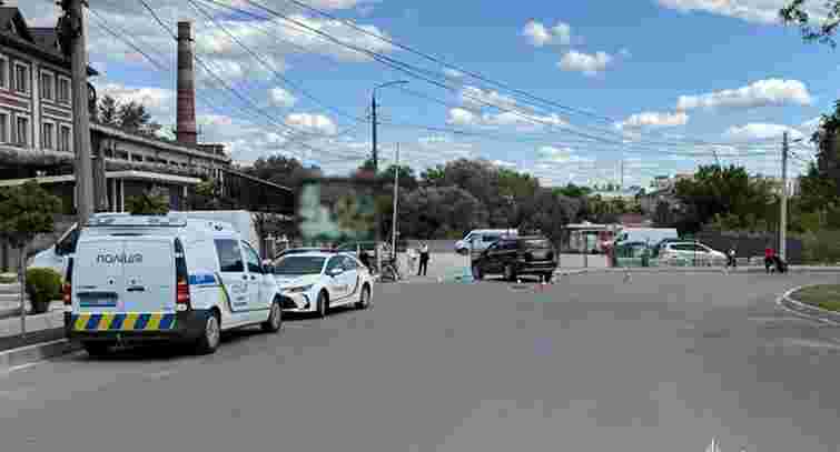 У центрі Чернівців водій авто на смерть збив чоловіка