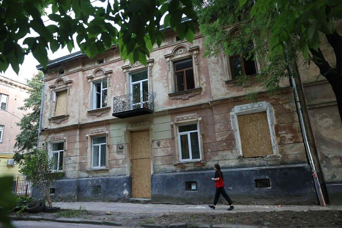 Міська рада Львова хоче зберегти пошкоджений російським дроном будинок біля вокзалу