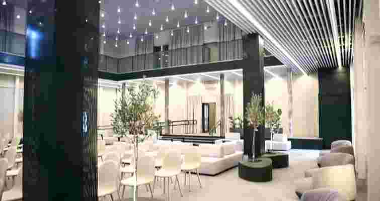 У Луцьку занедбаний кінотеатр реконструювали під бізнес-простір 