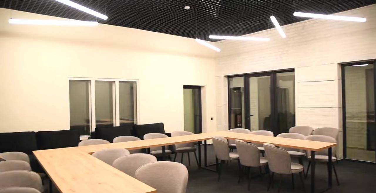 У приміщенні бізнес-простору є багатофункціональна зала на 300 людей та дві конференц-зали (фото Ігоря Поліщука)