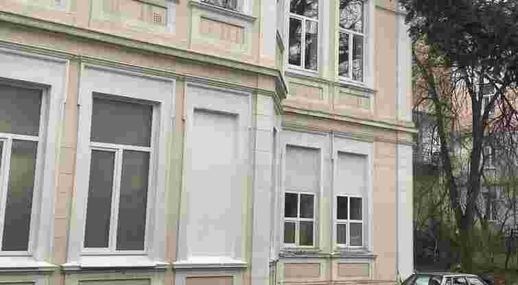 Міськрада вдруге оштрафувала Львівську обласну лікарню через незаконну заміну вікон
