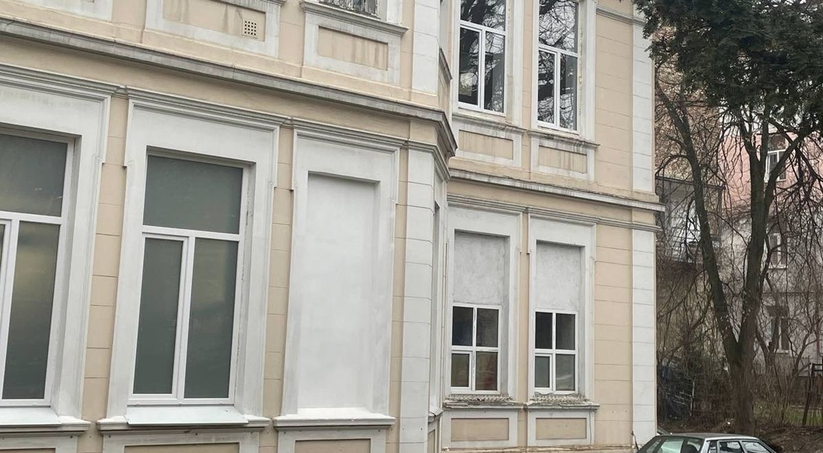 Міськрада вдруге оштрафувала Львівську обласну лікарню через незаконну заміну вікон
