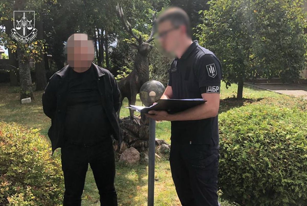 Начальника лісництва на Рівненщині викрили на хабарі у 3 млн грн